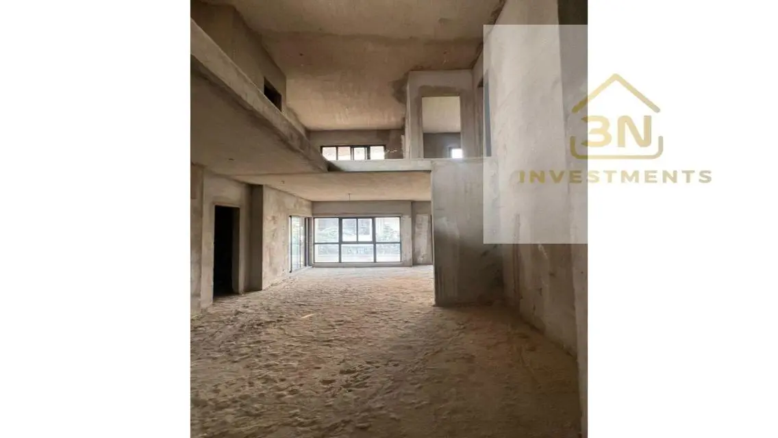 Luxurious Villa for Sale with Private Pool and Garden