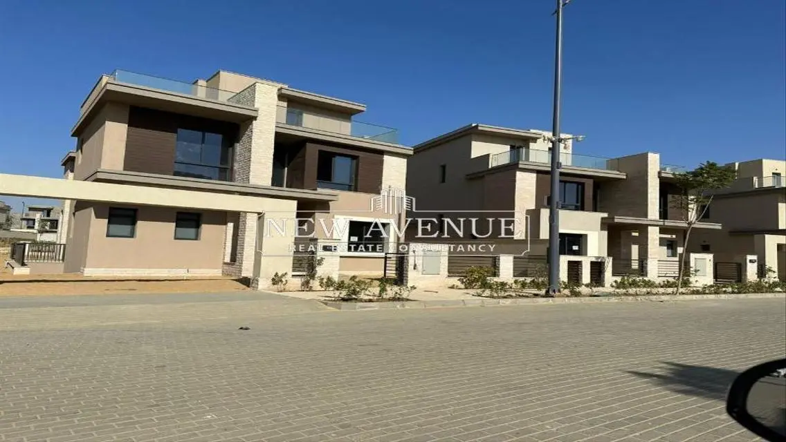 Luxury Villa with Private Garden and Great Amenities for Sale