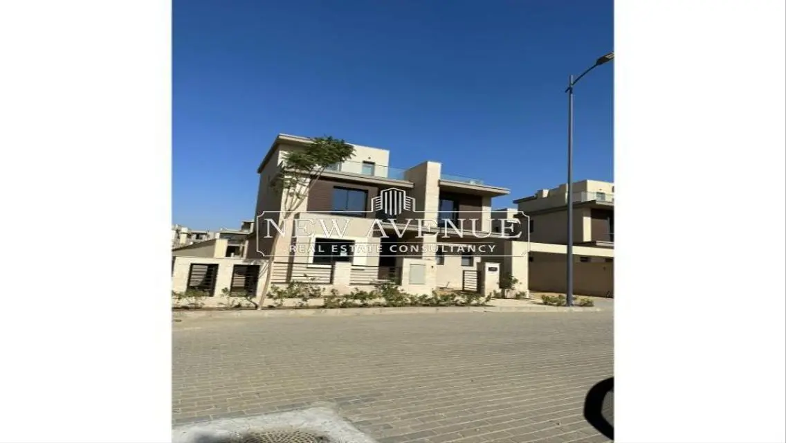 Luxury Villa with Private Garden and Great Amenities for Sale