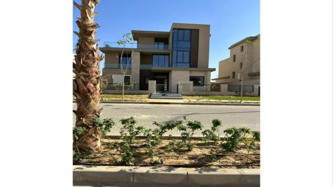 Luxury Villa with Private Garden and Great Amenities for Sale