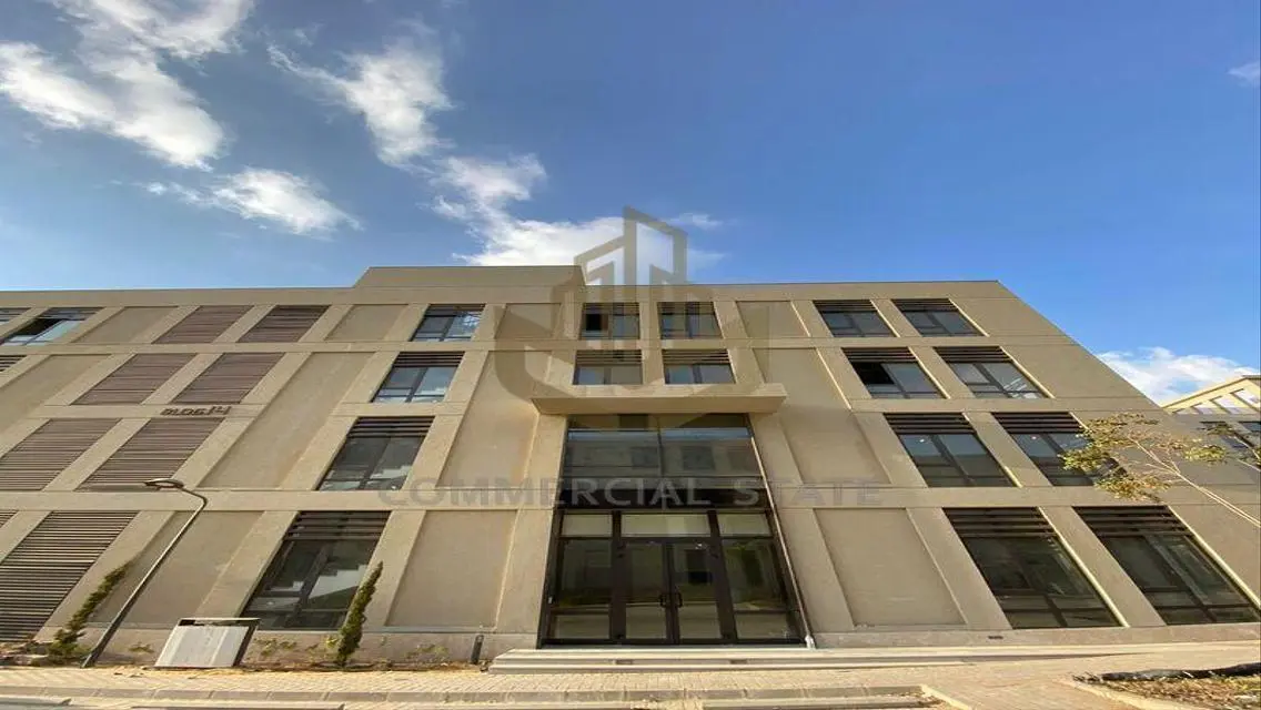 Commercial Property of 79 Sq M in Excellent Condition
