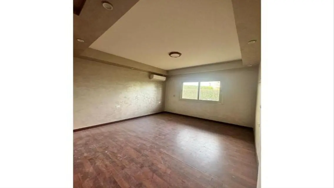 Luxurious Apartment with Spacious Area and Private Garden