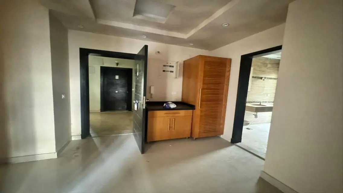 Luxurious Apartment with Spacious Area and Private Garden
