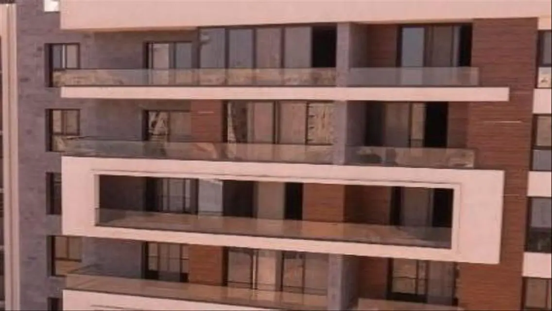 منزل مطل على البحيرة للبيع