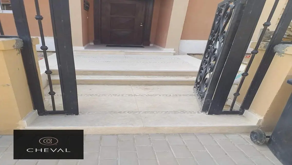 Luxury Apartment in Mivida - AUC