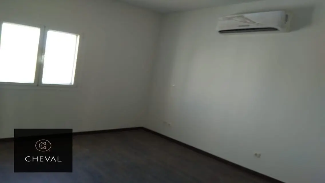 Luxury Apartment in Mivida - AUC