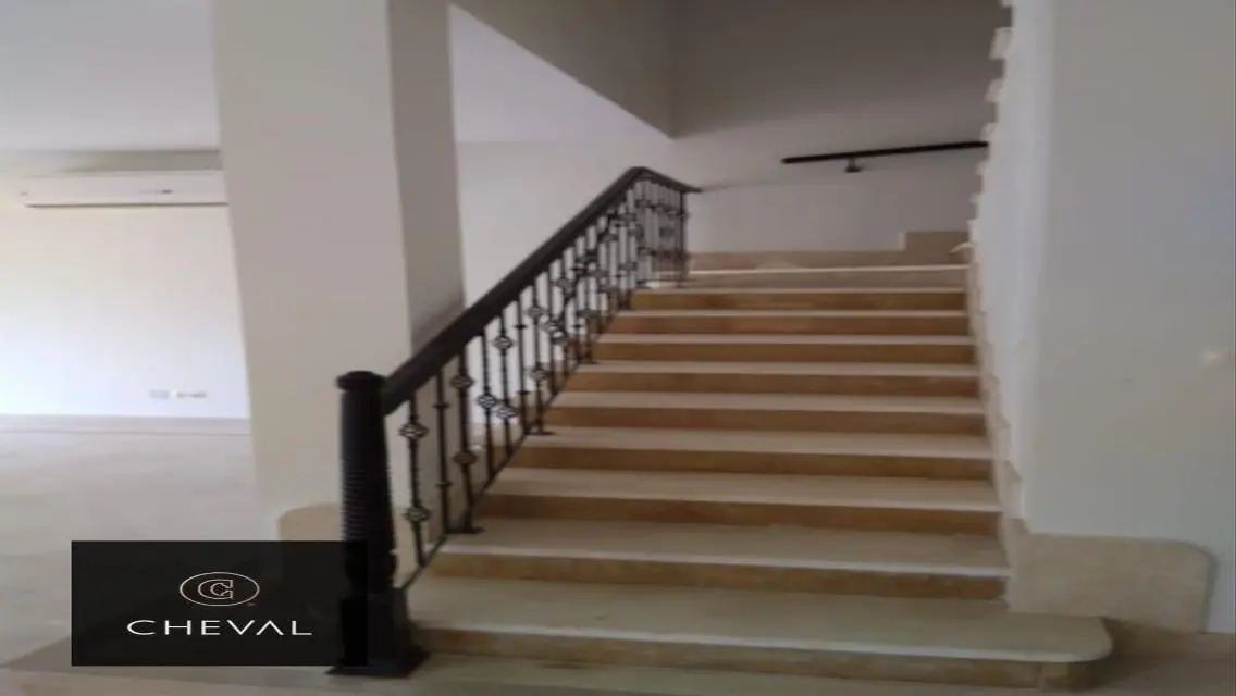 Luxury Apartment in Mivida - AUC