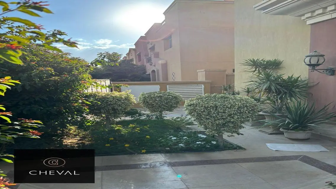 Luxury Apartment in Mivida - AUC