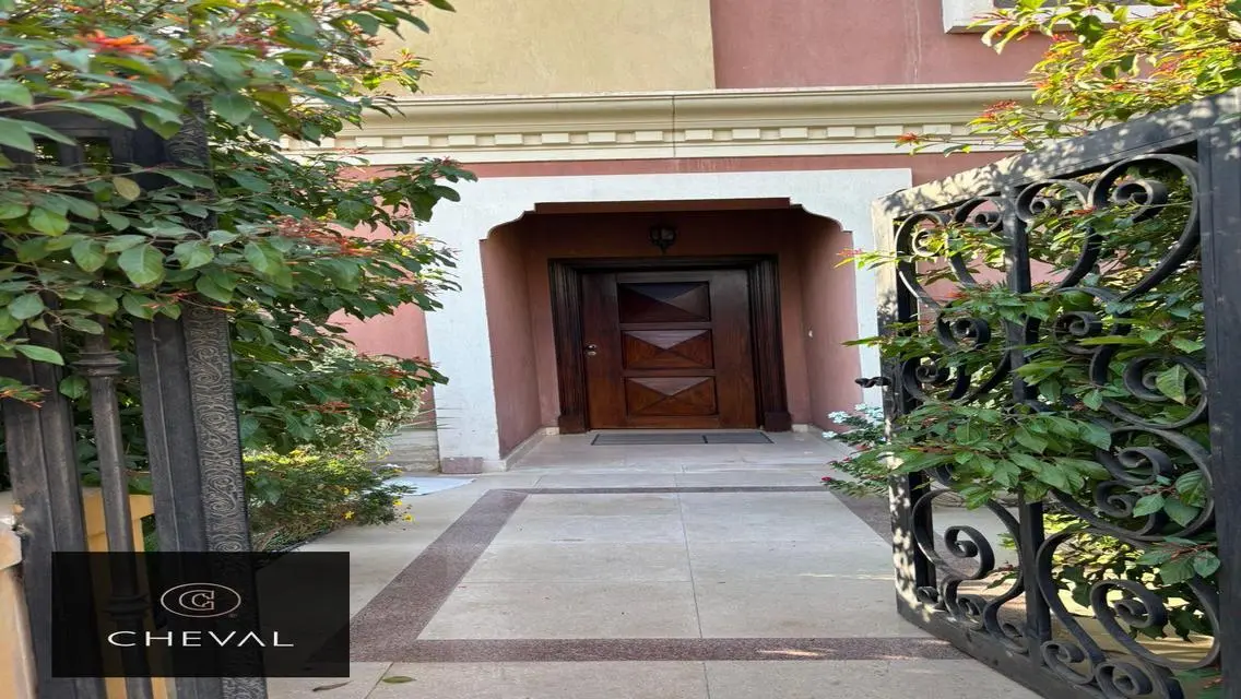 Luxury Apartment in Mivida - AUC