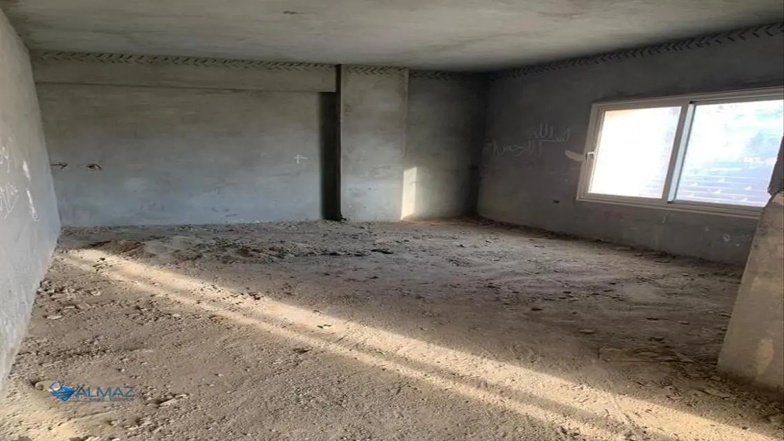 شقة فاخرة للبيع بمساحة واسعة