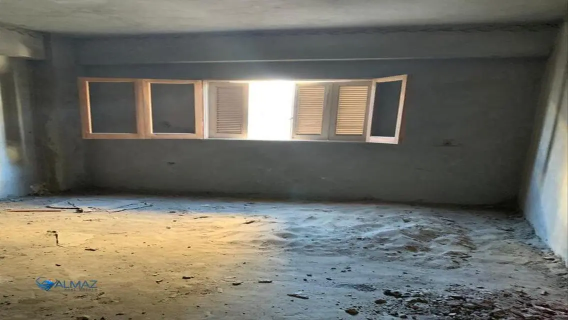 شقة فاخرة للبيع بمساحة واسعة