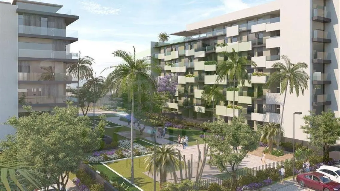 Luxury Apartment Overlooking Lakes - 180 sqm