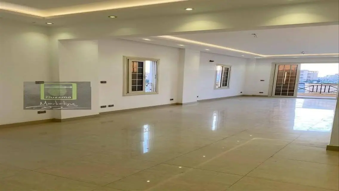 165 sqm Apartment with Balcony for Rent