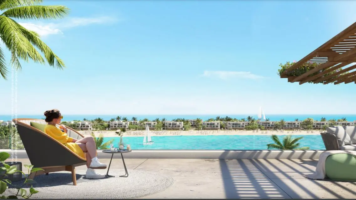 Luxury Apartment with Shared Pool and Lake View