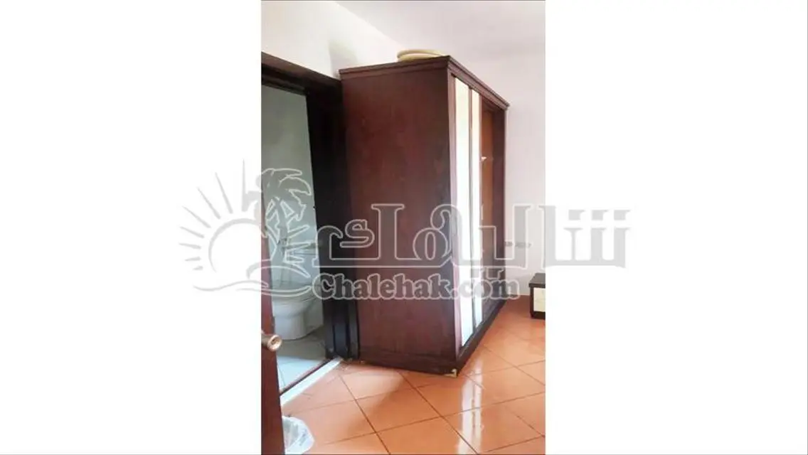 فيلا فاخرة للبيع بمساحة شاسعة وحديقة خاصة