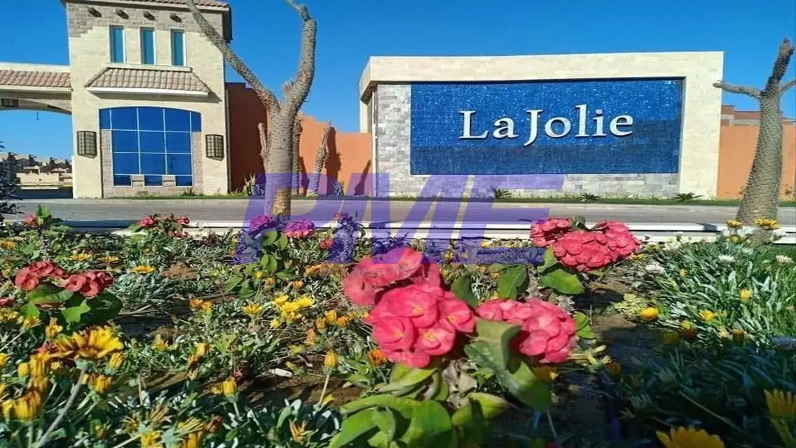 شقة فاخرة مع حديقة مشمسة وإطلالة على البحيرات