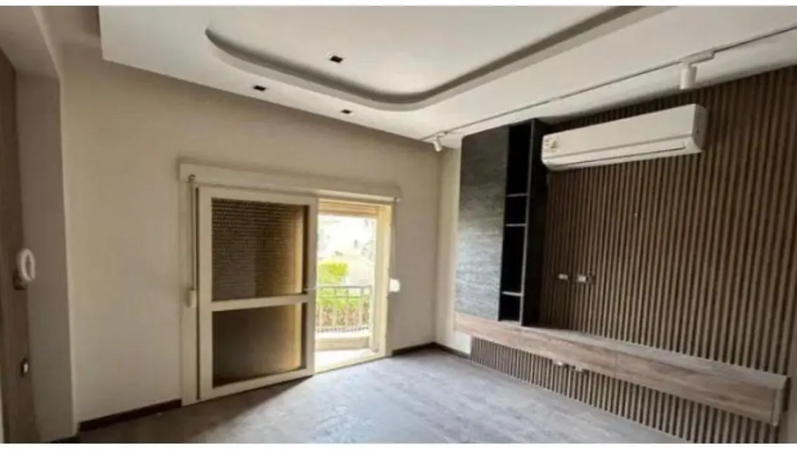 Luxurious Villa for Sale with Spacious Layout