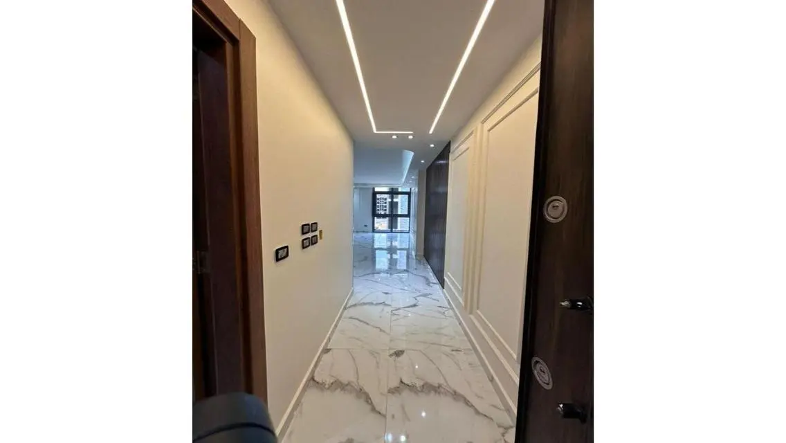 شقة حديثة للإيجار في موقع متميز