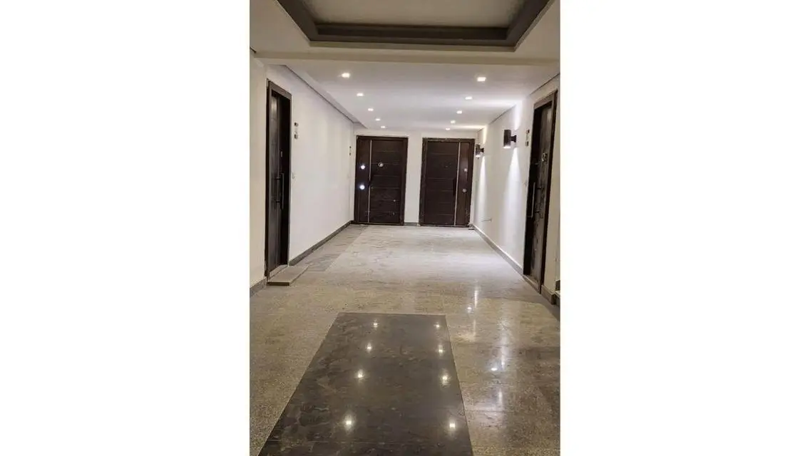 شقة مميزة للايجار في 82