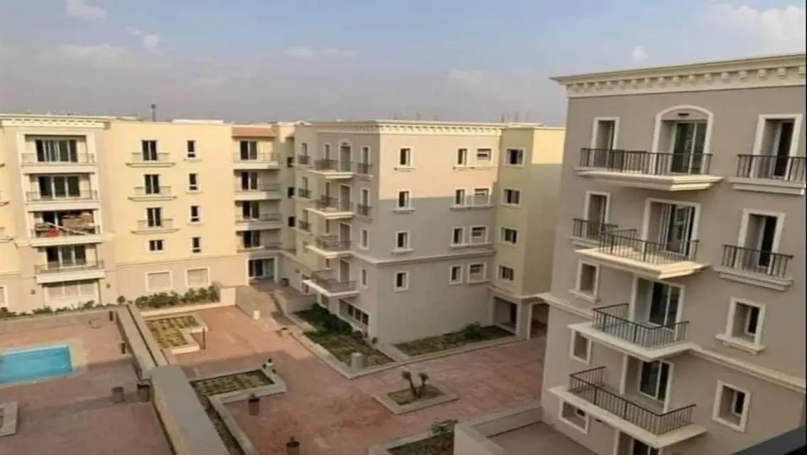 فيلا فاخرة للبيع في موقع متميز