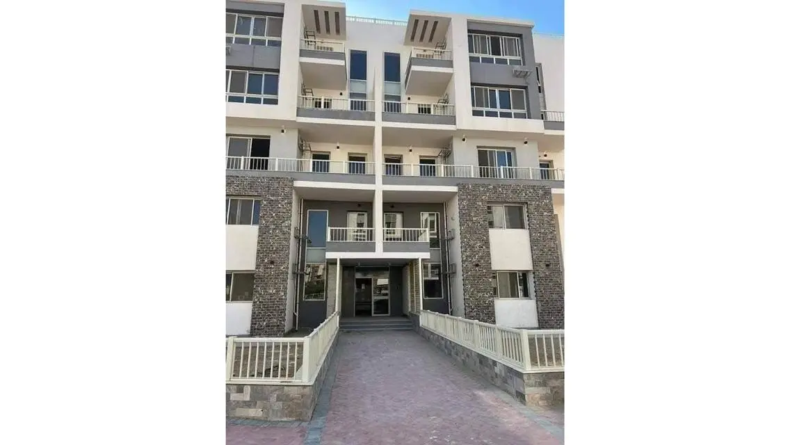 Luxury Building with Distinctive Spaces and Great Amenities