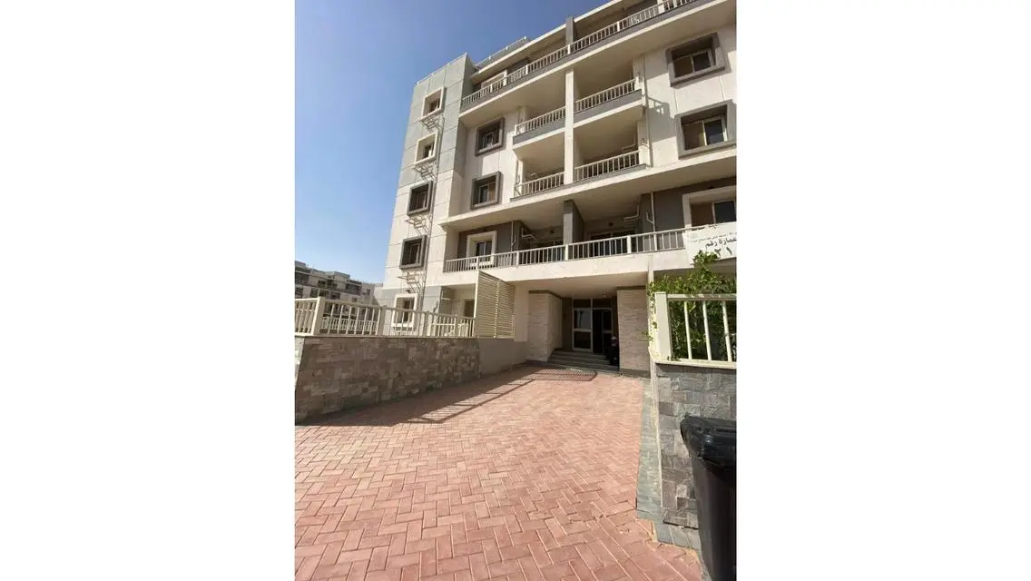 Luxury Building with Distinctive Spaces and Great Amenities