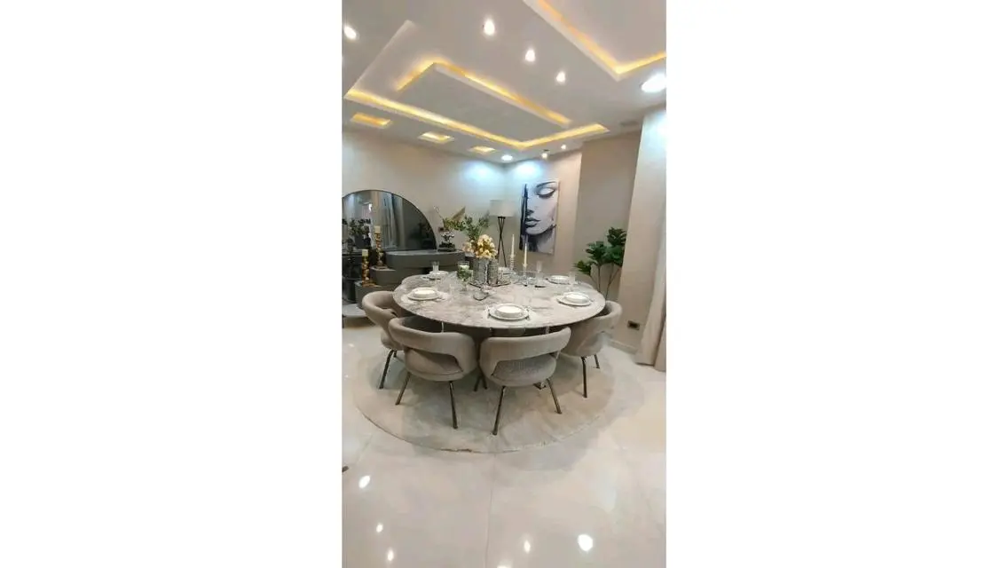Luxury Building with Distinctive Spaces and Great Amenities