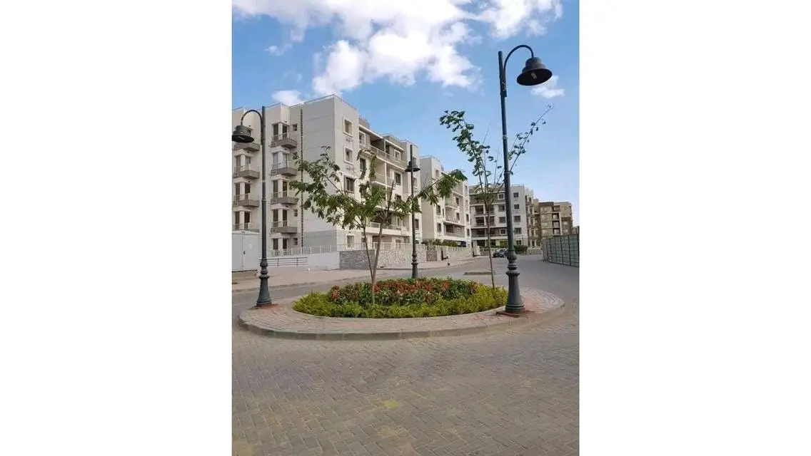 Luxury Building with Distinctive Spaces and Great Amenities