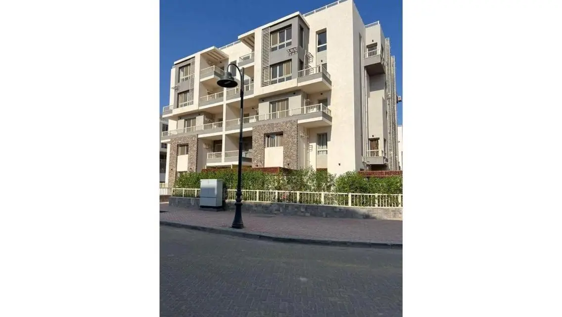 Luxury Building with Distinctive Spaces and Great Amenities