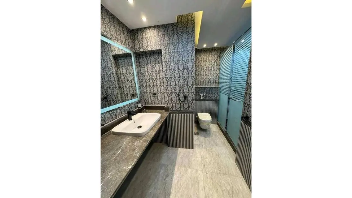 Luxury Building with Distinctive Spaces and Great Amenities