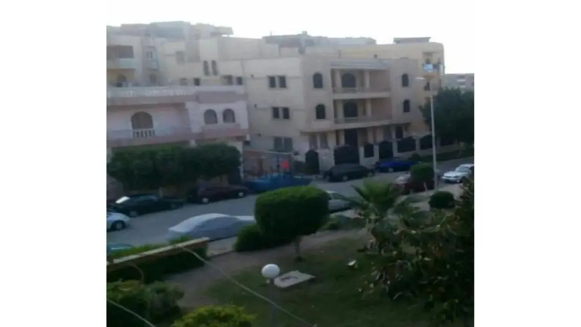 شقة بإطلالة رائعة للبيع بسعر مغري