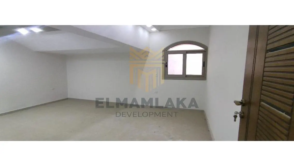 Stunning Apartment with Scenic Landmark View