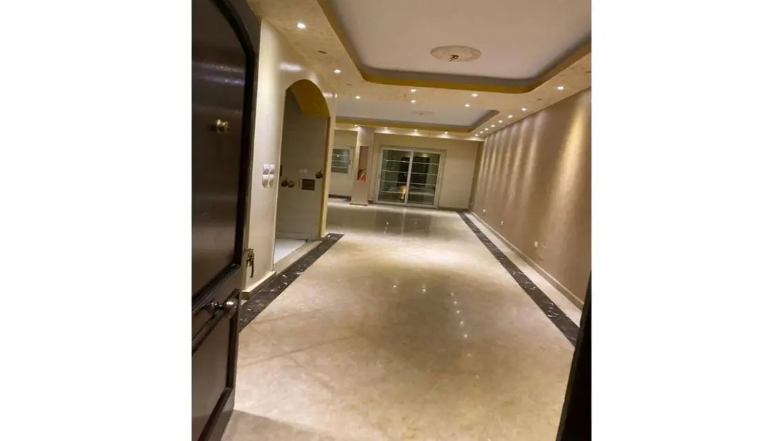 شقة سكنية حديثة للبيع مع مرافق ممتازة