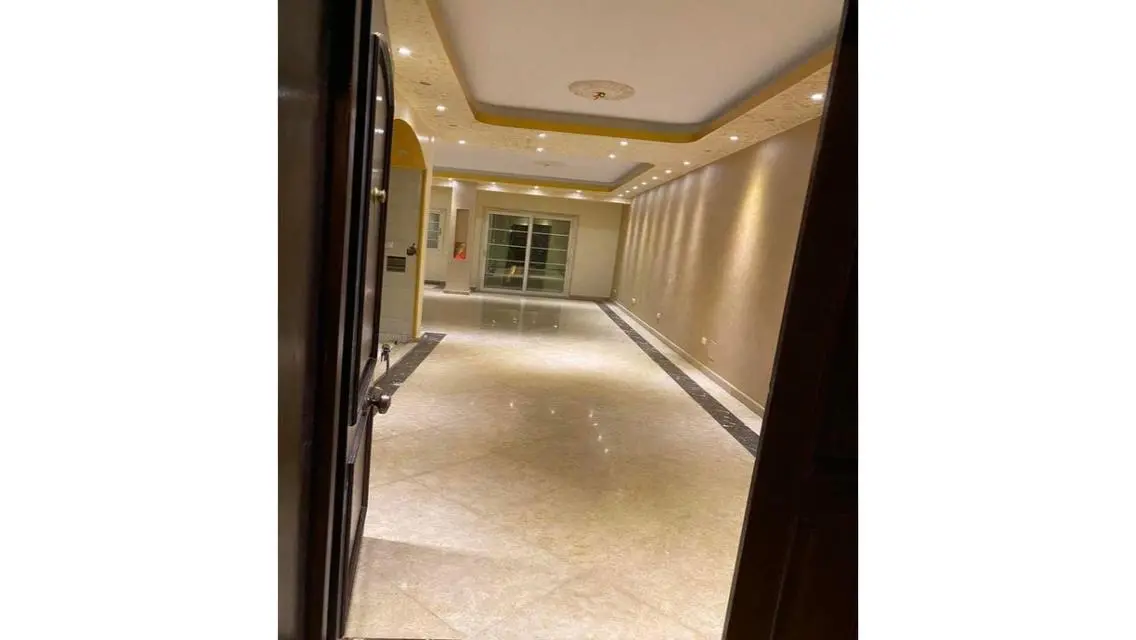 شقة سكنية حديثة للبيع مع مرافق ممتازة