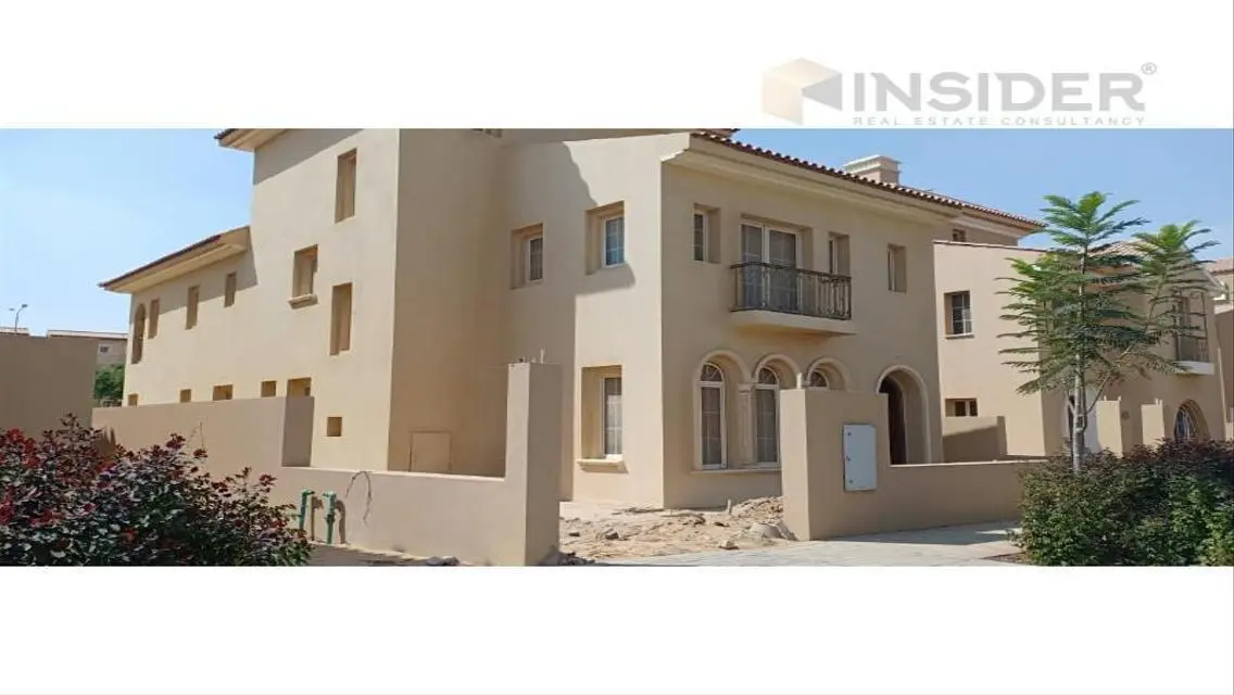 Luxury Villa Overlooking the Lake at an Attractive Price