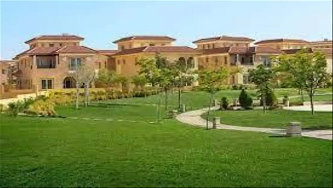 Luxury Villa Overlooking the Lake at an Attractive Price