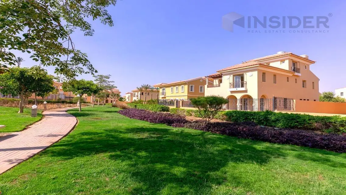 Luxury Villa Overlooking the Lake at an Attractive Price