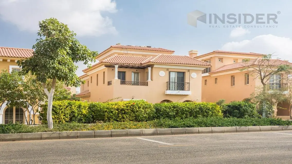 Luxury Villa Overlooking the Lake at an Attractive Price