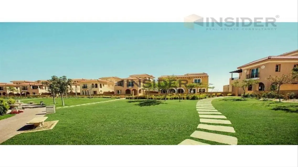 Luxury Villa Overlooking the Lake at an Attractive Price