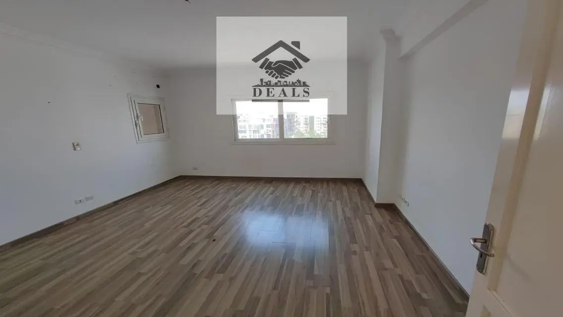 Luxury Apartment with Spacious Balcony and Stunning Views