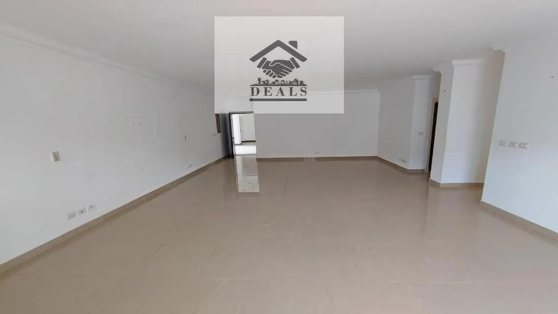 Luxury Apartment with Spacious Balcony and Stunning Views
