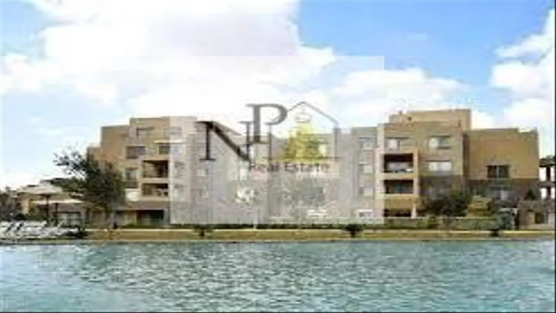 Luxury Apartment in the Heart of the City with Lake View