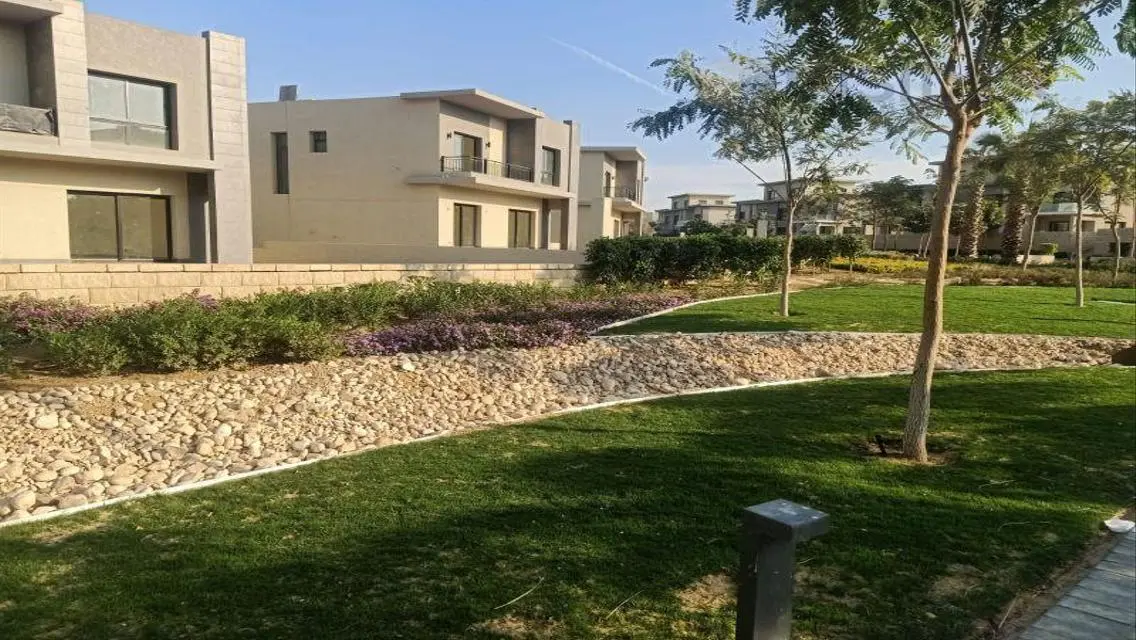 Luxury Living: 3-Bedroom Apartment with Private Pool