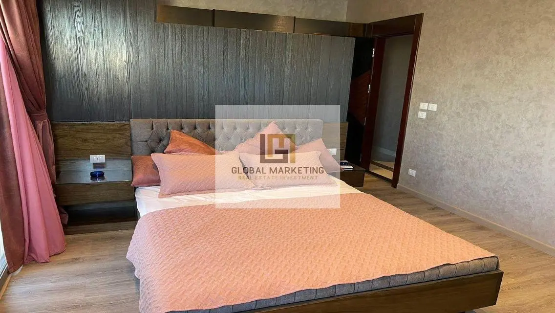 Luxury 210 sqm Apartment in Full-Service Community for 75,000