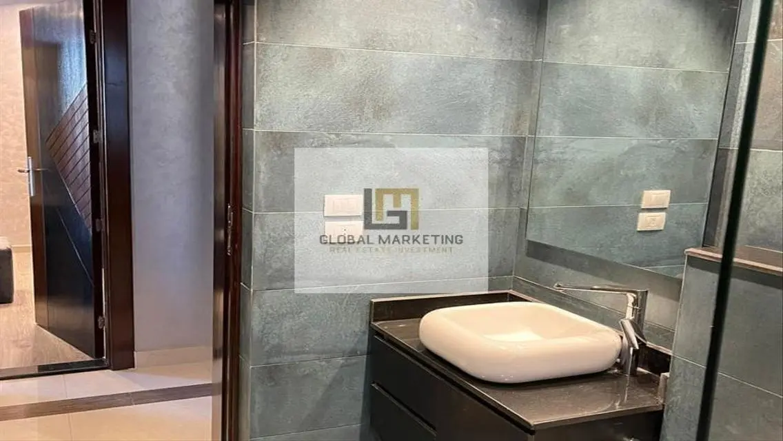 Luxury 210 sqm Apartment in Full-Service Community for 75,000