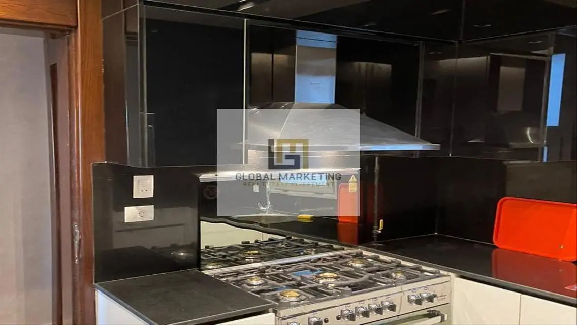Luxury 210 sqm Apartment in Full-Service Community for 75,000
