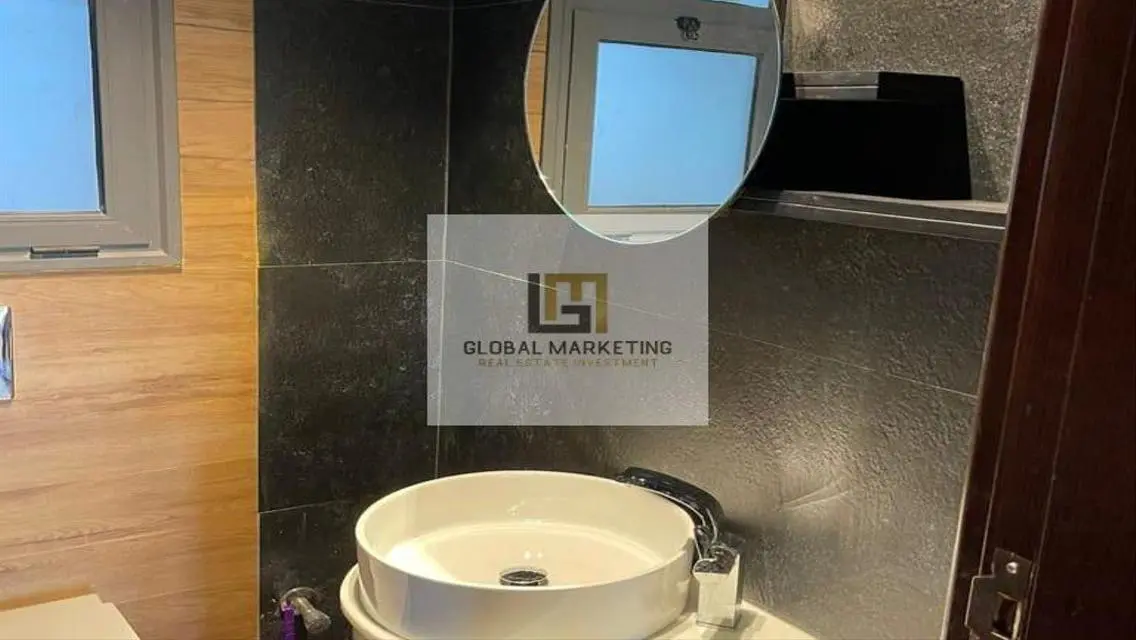 Luxury 210 sqm Apartment in Full-Service Community for 75,000