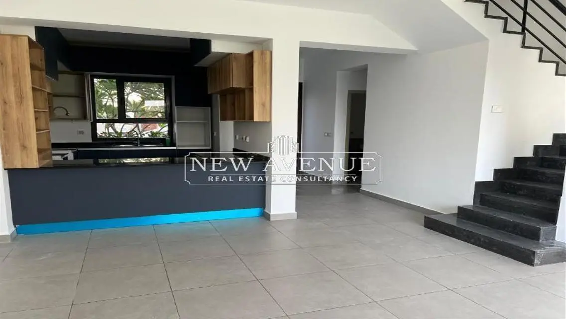 Luxury Apartment with Private Garden in Prime Location