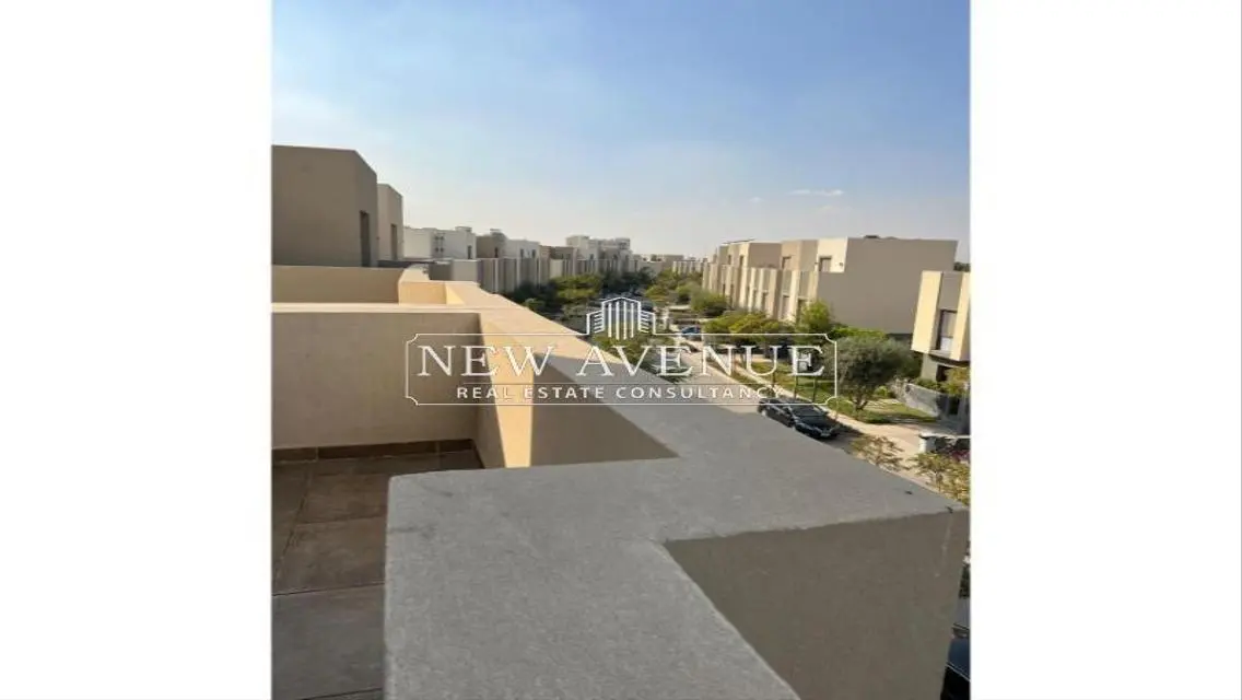 Luxury Apartment with Private Garden in Prime Location