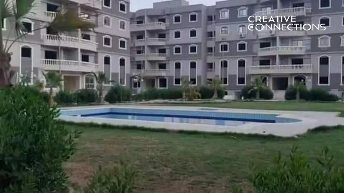 شقة مميزة مع شرفة وحديقة خاصة